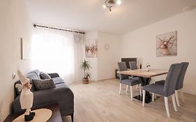 Viva - 2 Bedroom Apt In City Centar